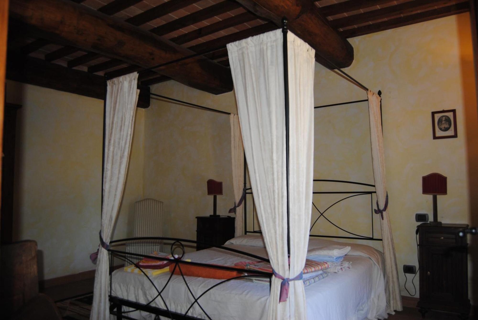 La Fonte Carducciana Villa San Casciano dei Bagni Ruang foto