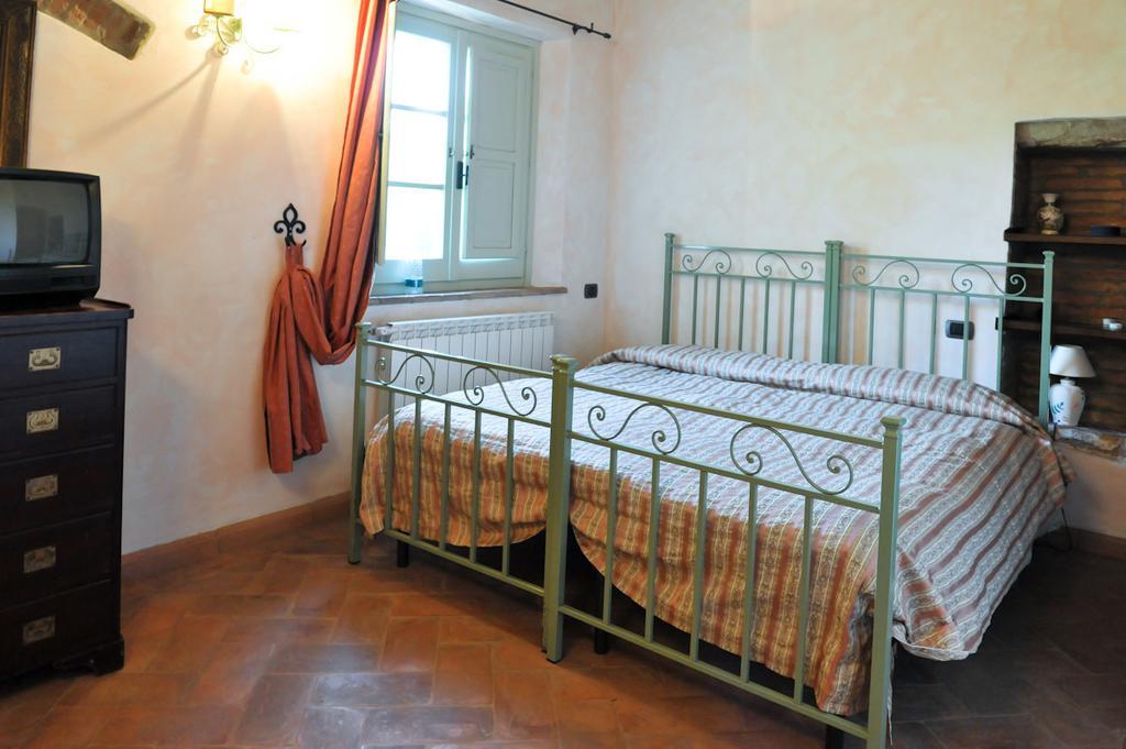 La Fonte Carducciana Villa San Casciano dei Bagni Ruang foto